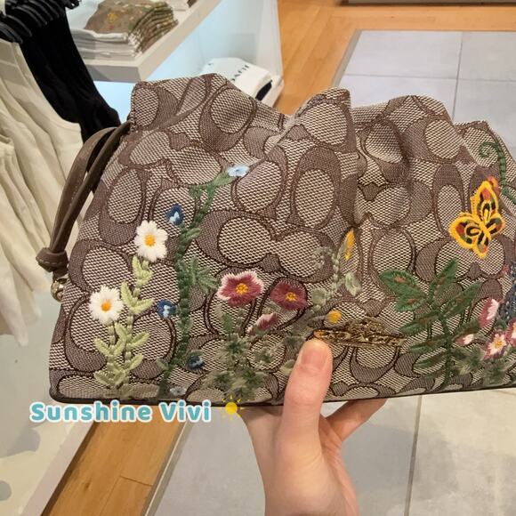 NWT COACH Faye Shoulder Bag Signature Jacquard With Floral Embroidery cdz02 - Picture 2 of 10